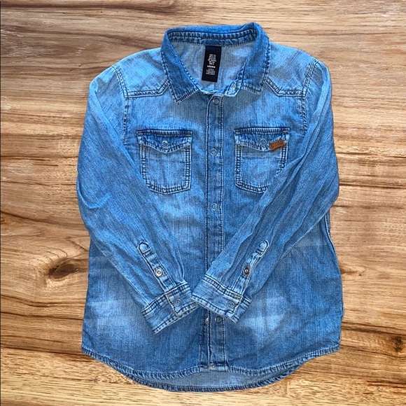 Boys H&M long sleeve denim dress shirt size 5-6 - Picture 3 of 4